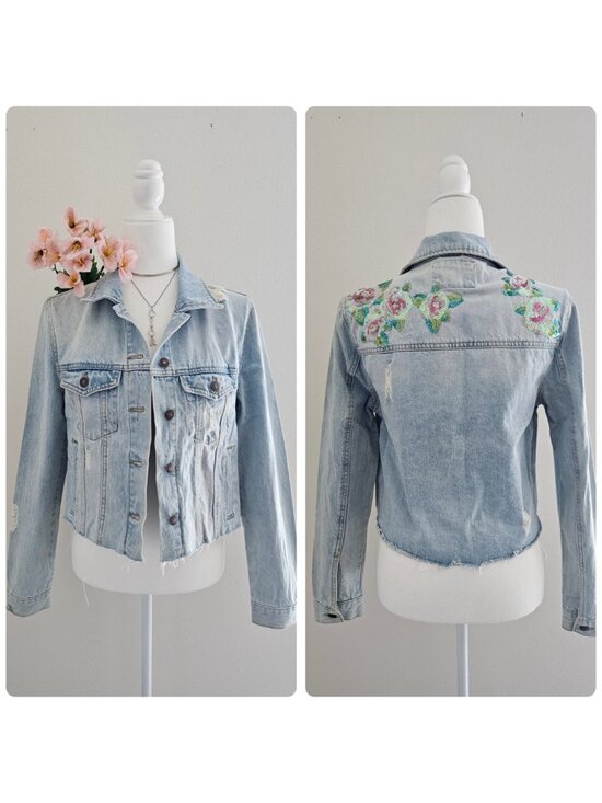 Forever 21 Jackets & Blazers - Cropped Floral Sequin Denim Jacket Light Wash NWOT Size M